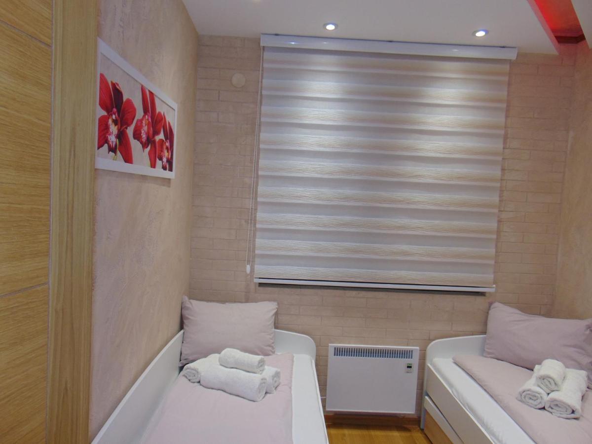S33 Pekovic Apartament